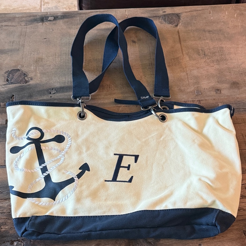 NWOT Canvas Tote with E and Anchor by Thirty-one